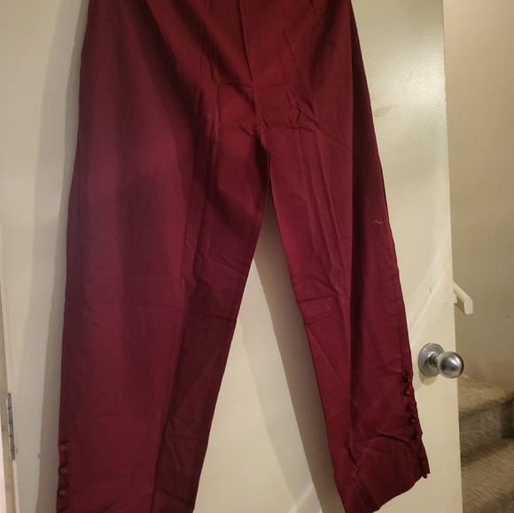 Dress and pants - Picture 7 of 8